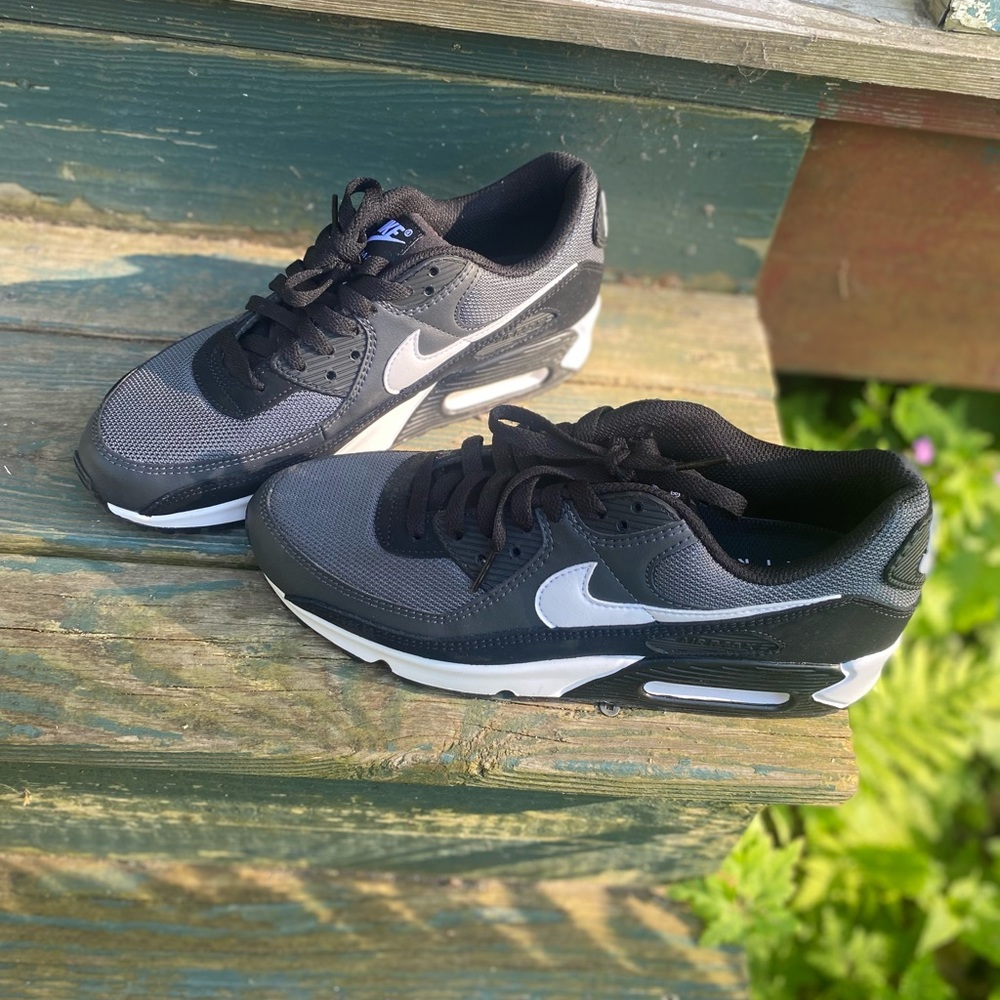 NIKE AIR MAX 90 iron grey/white/black men’s size 8.5